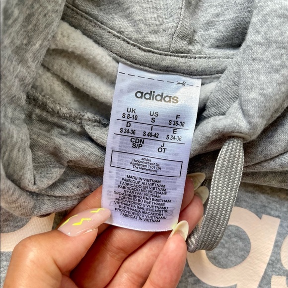 NEW w/o Tags Adidas Women’s Gray Essentials Linear Fleece Hoodie Pullover, Small - Picture 2 of 3